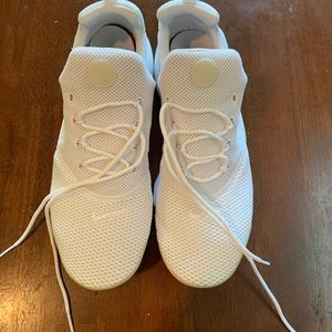 Women’s white nike sneakers